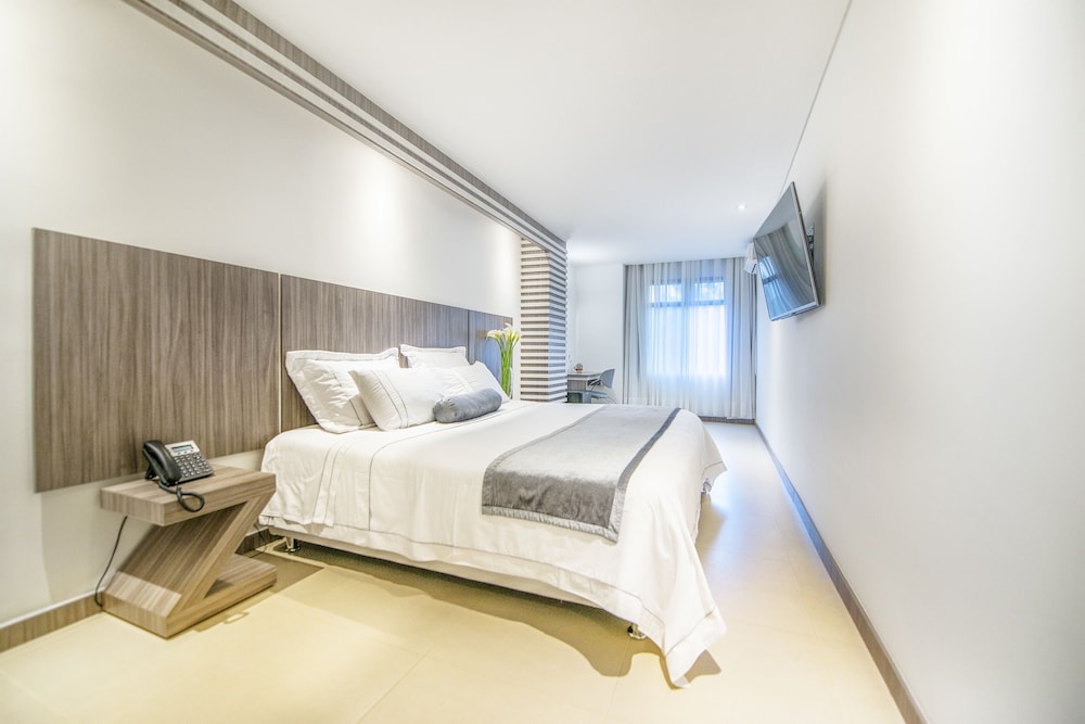 Deluxe Room - Photo 1