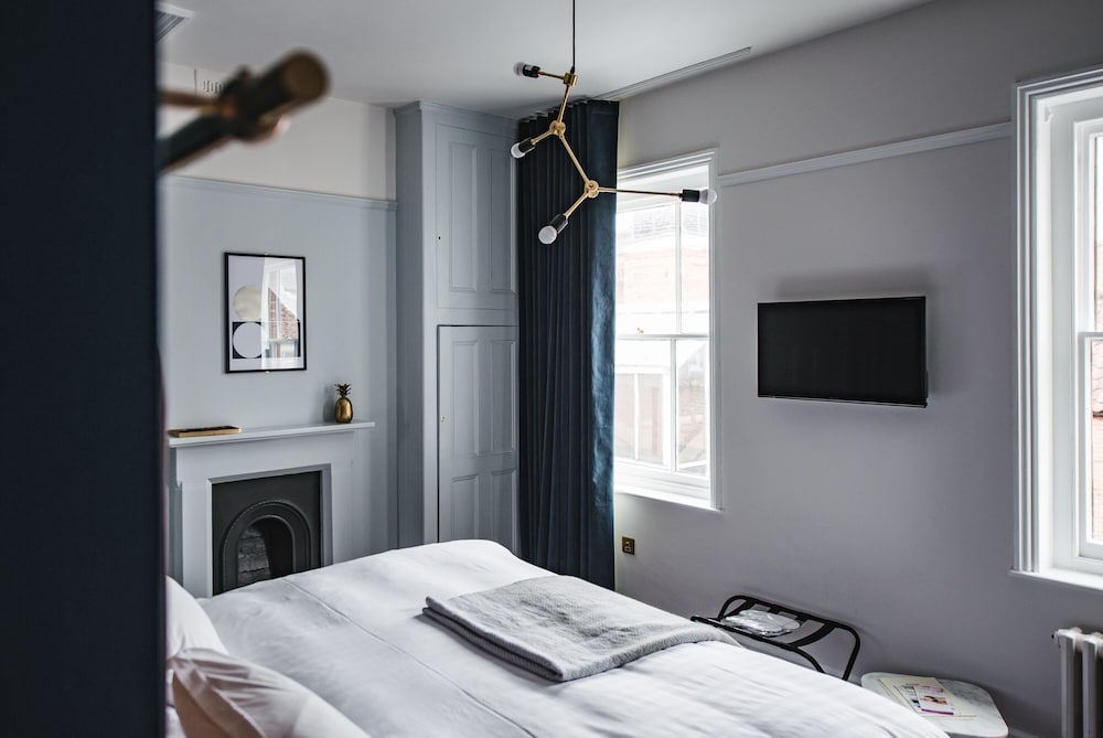 Superior Double or Twin Room, Ensuite photo 3