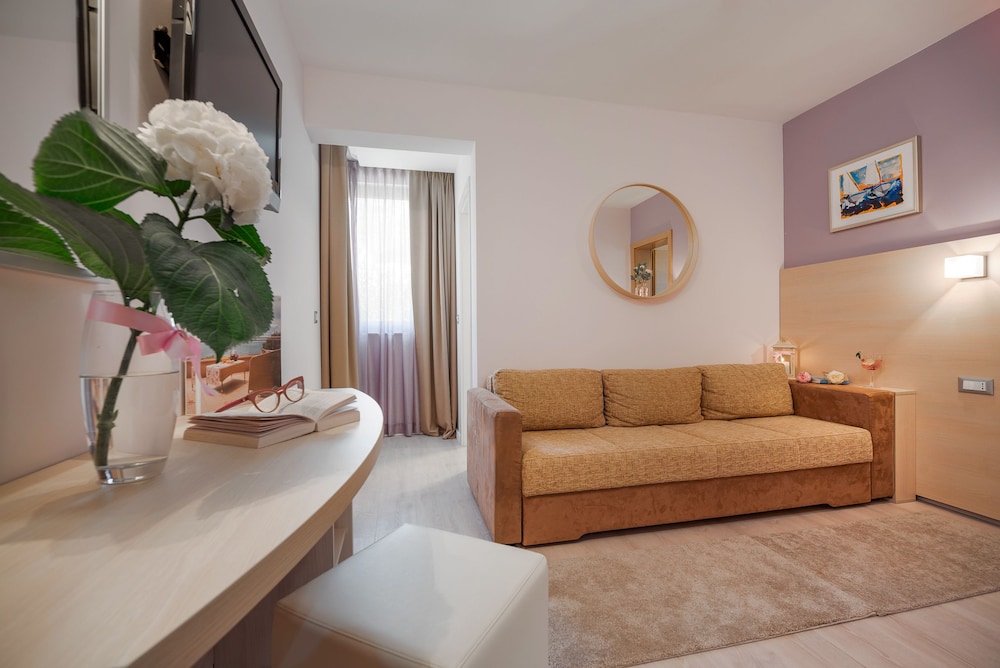 Junior Suite, Mountain View - Photo 11