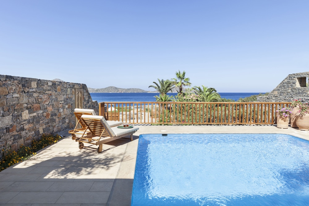 One Bedroom Royalty Villa Heatable Private Pool - Photo 4
