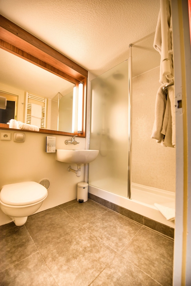 Standard Room, 2 Twin Beds - Photo 5