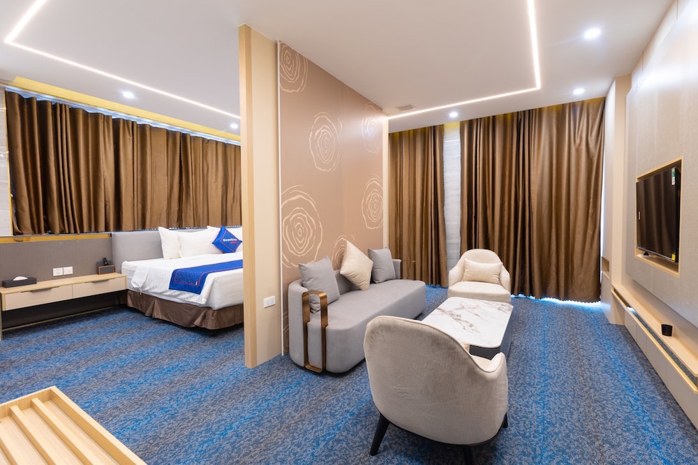 Deluxe Room - Photo 1