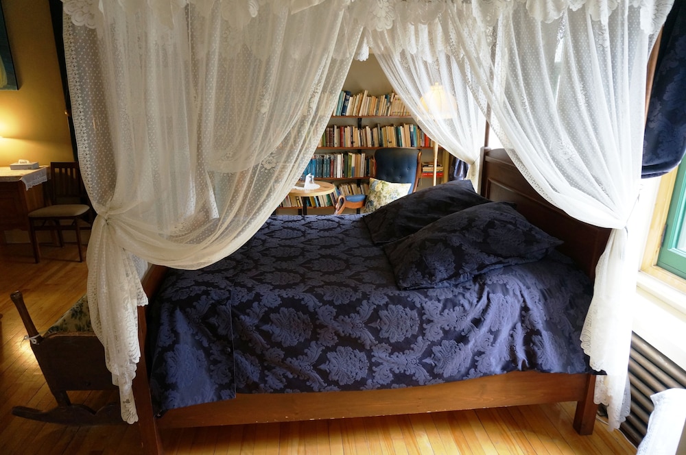 Superior Room, 1 Double Bed, Private Bathroom (Library) photo 2