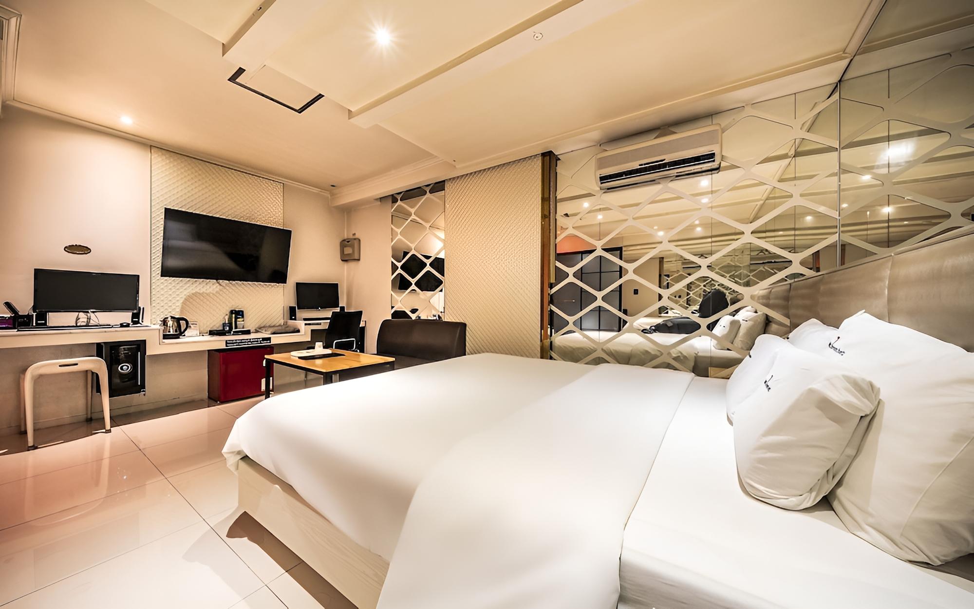 Room (Couple PC (65-inch smart TV + massage) - Photo 10