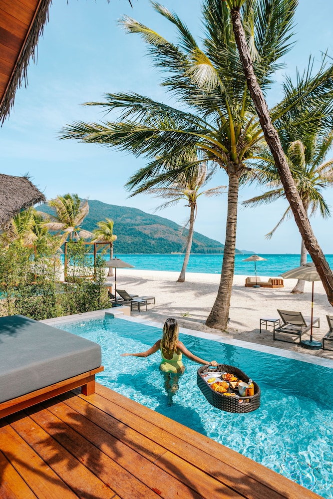 Sand Beachfront Pool Villa - Photo 8