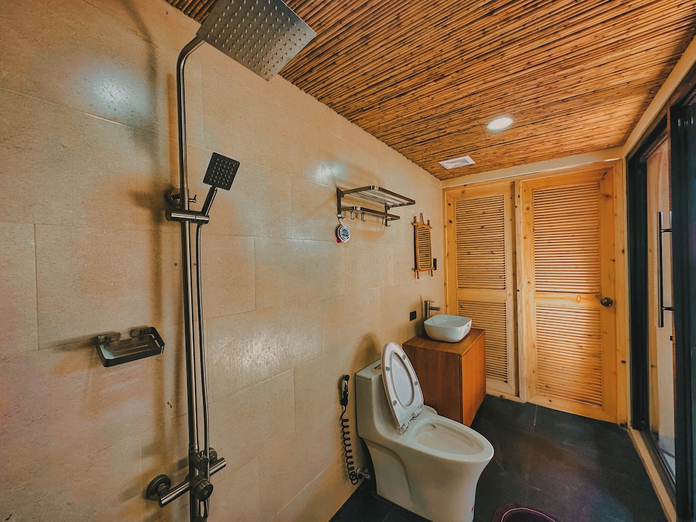 Executive Room - Photo 5