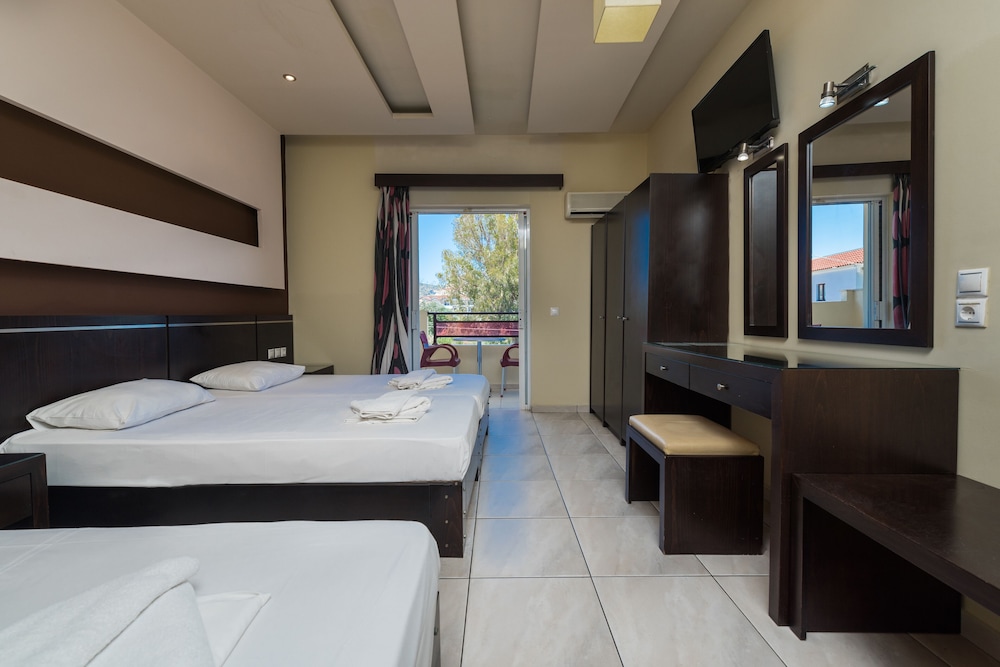 Classic Double or Twin Room, Non Smoking