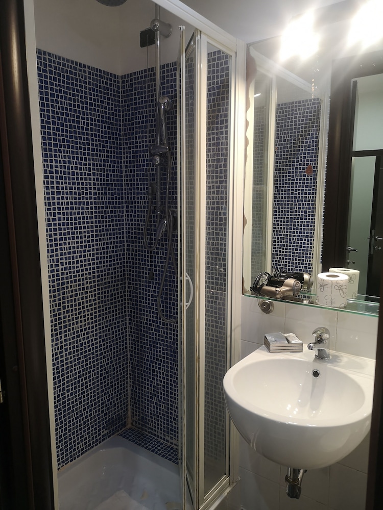 Standard Single Room photo 2