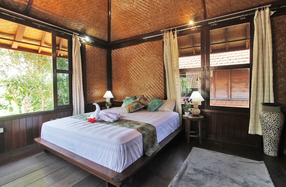 Traditional Room, 1 Queen Bed, Terrace, River View