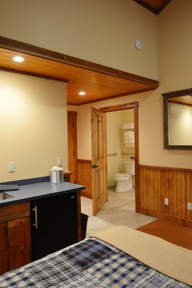 Premium Double Room, 2 Queen Beds photo 1