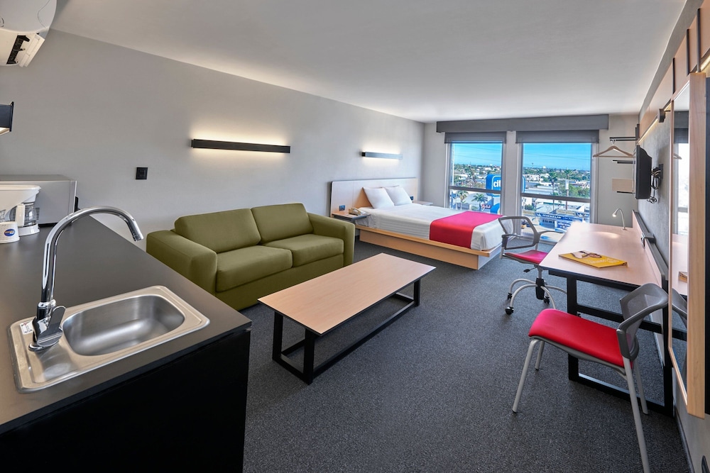 Superior Room, 1 Queen Bed with Sofa bed photo 1