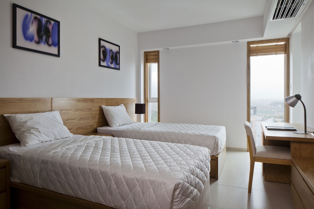 Superior Twin Room, Mountain View