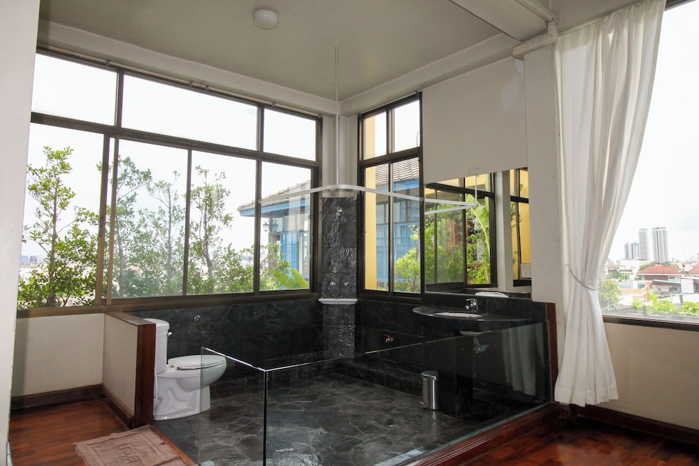 Grand Honeymoon Suite photo 2
