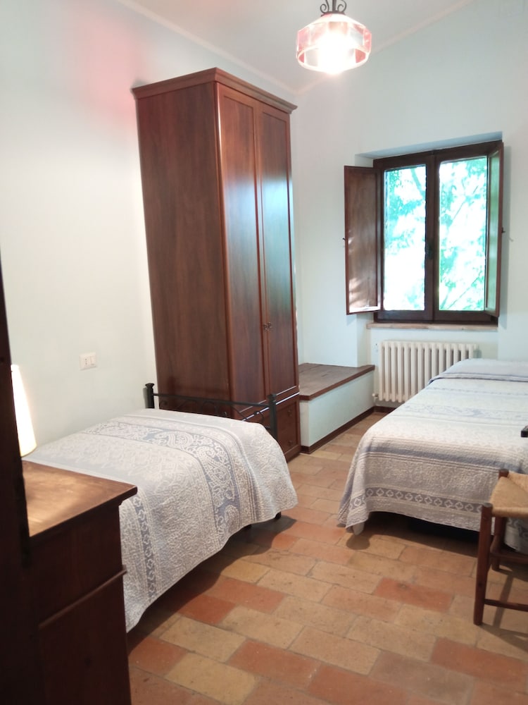 Comfort Room, 2 Bedrooms, Ensuite, Park View photo 3