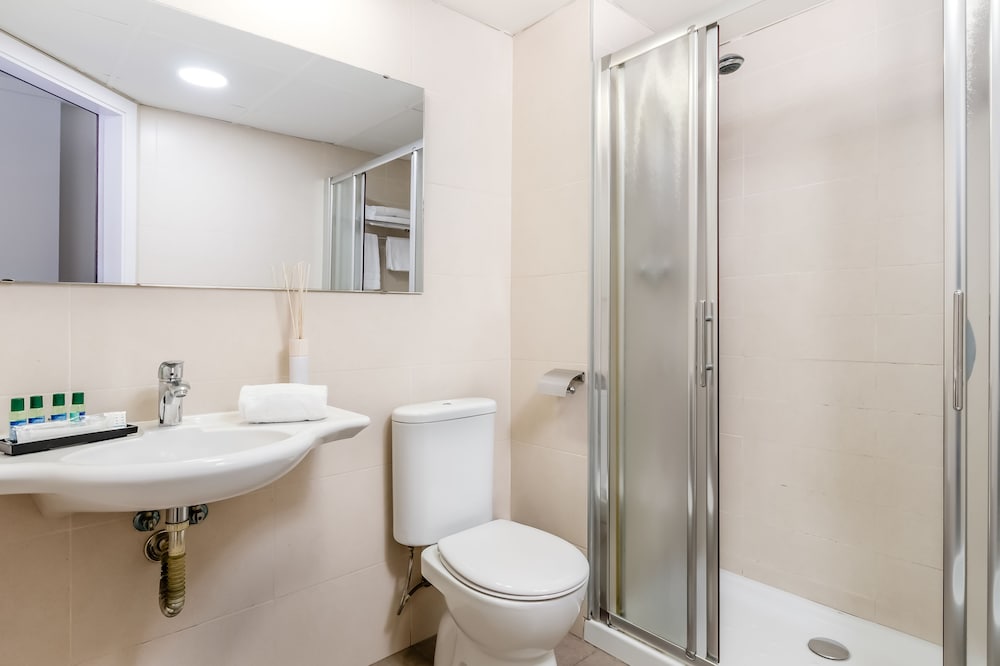 Double Room Single Use, 1 Double Bed photo 3