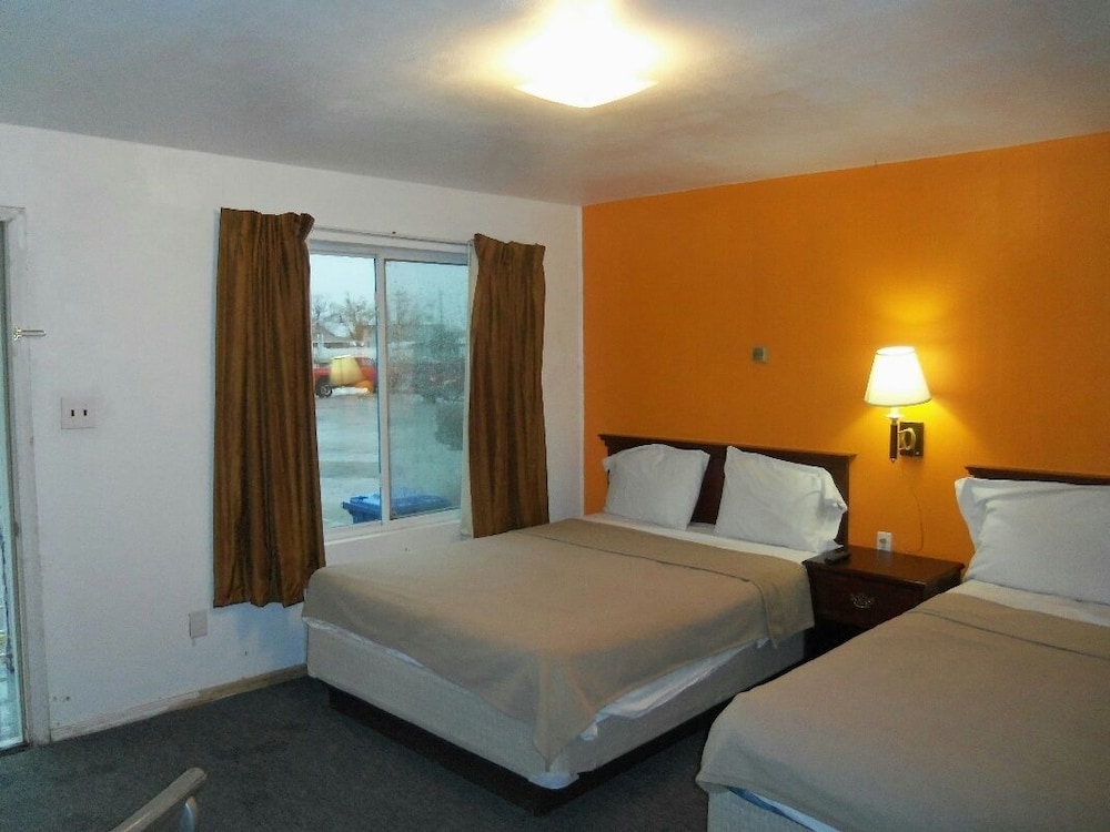 Deluxe Room, 2 Queen Beds photo 2