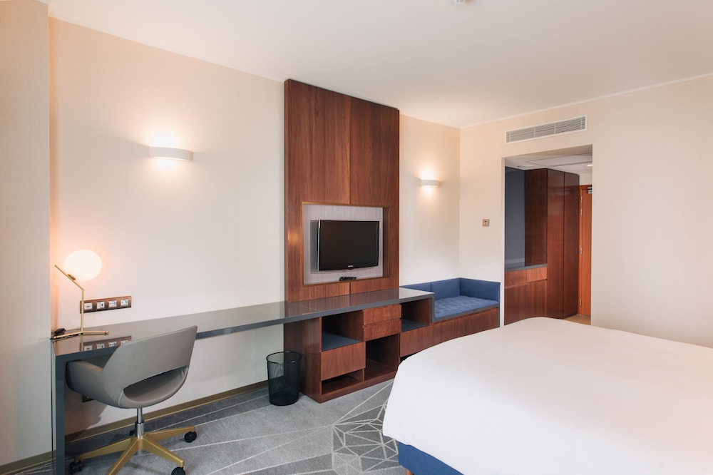 Room, 1 King Bed, Accessible, Non Smoking - Photo 2