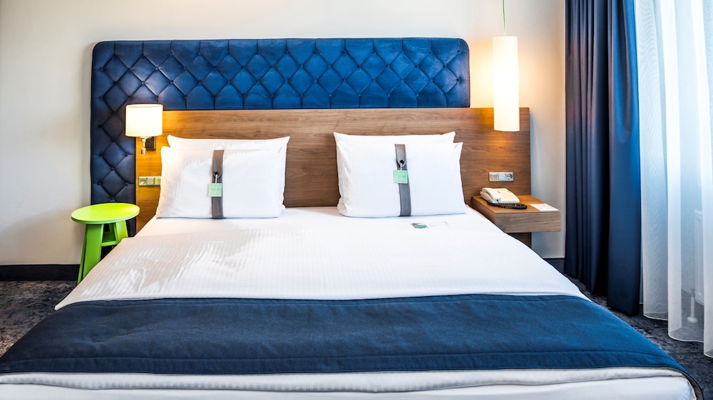 Room, 1 Double Bed, Roll-in Shower (Roll-In Shower)