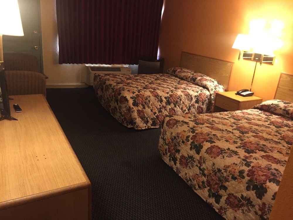 Room, 2 Double Beds, Smoking photo 2