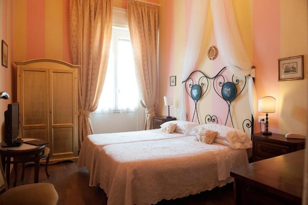 Classic Double Room - Photo 2