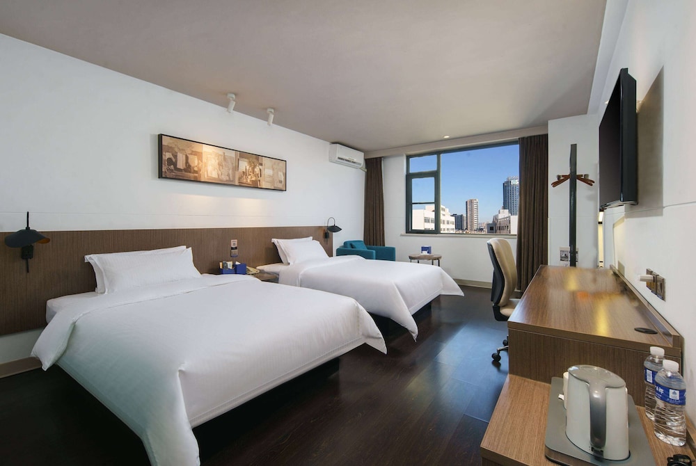 Business Room, 2 Double Beds, Non Smoking photo 3