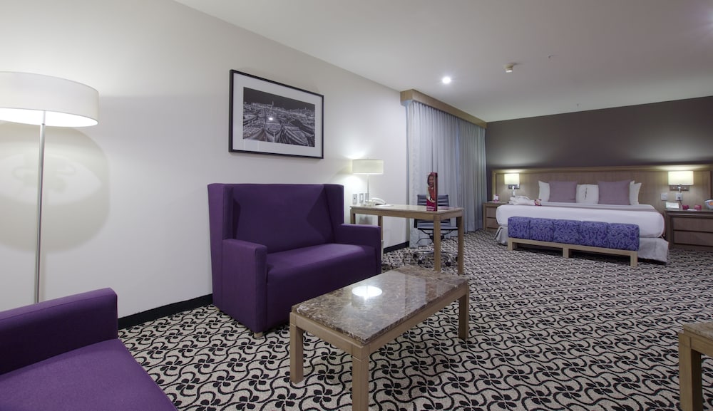 Junior Suite, 1 King Bed - Photo 1