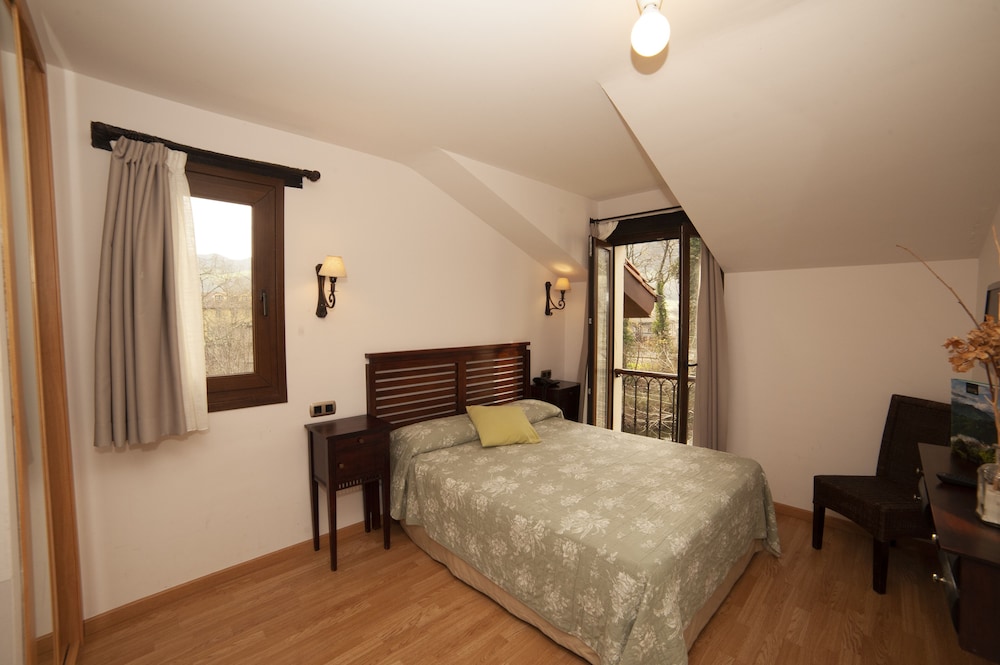 Standard Double Room - Photo 3
