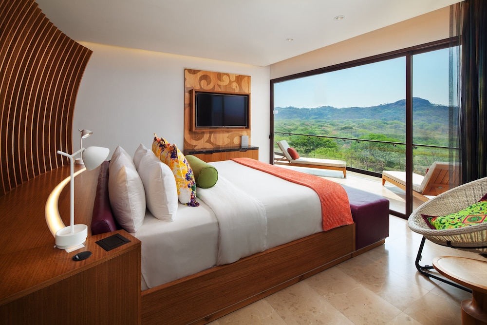 Premier Suite, 1 Bedroom, Ocean View (Balcony)