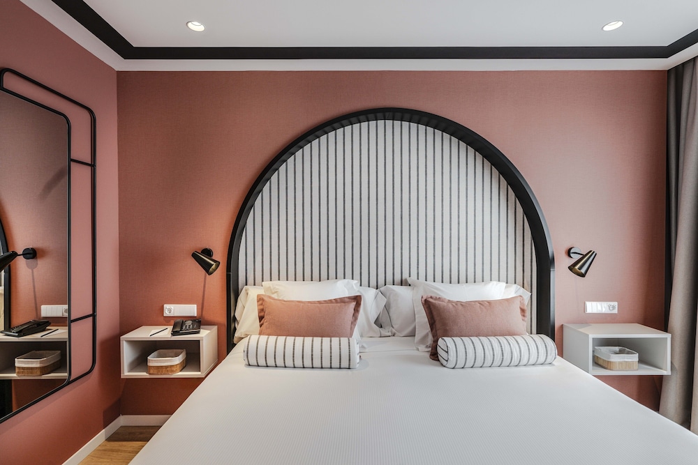 Double Room - Photo 5
