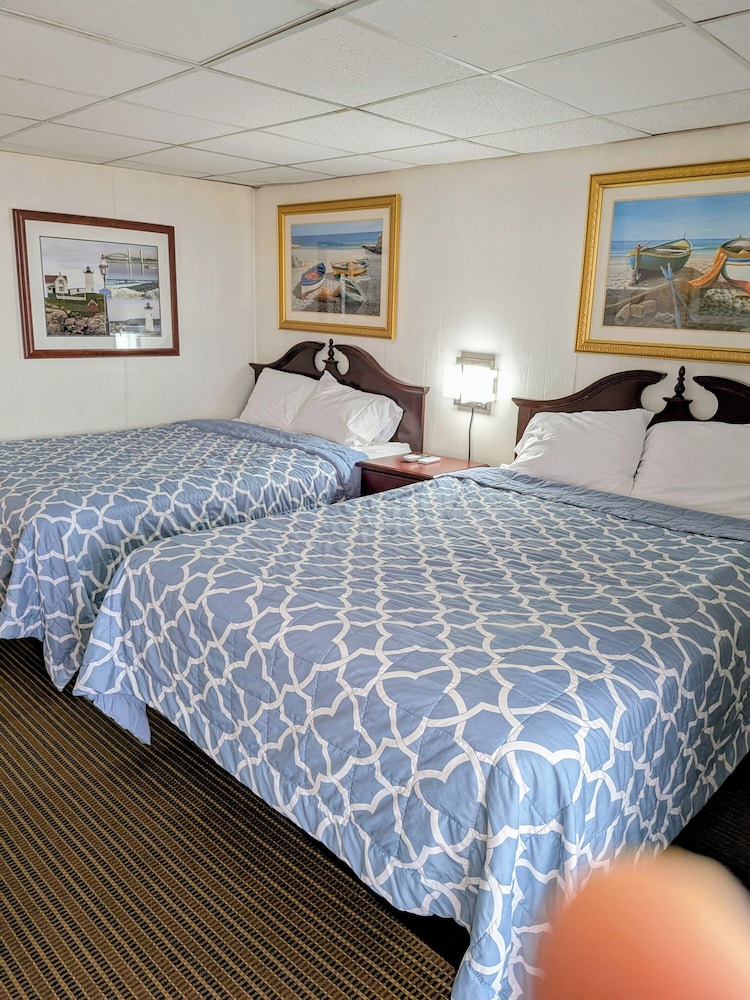 Large Balcony Side Ocean View with  2 Queen beds photo 1