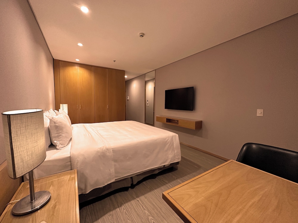 Standard Double Room - Photo 9