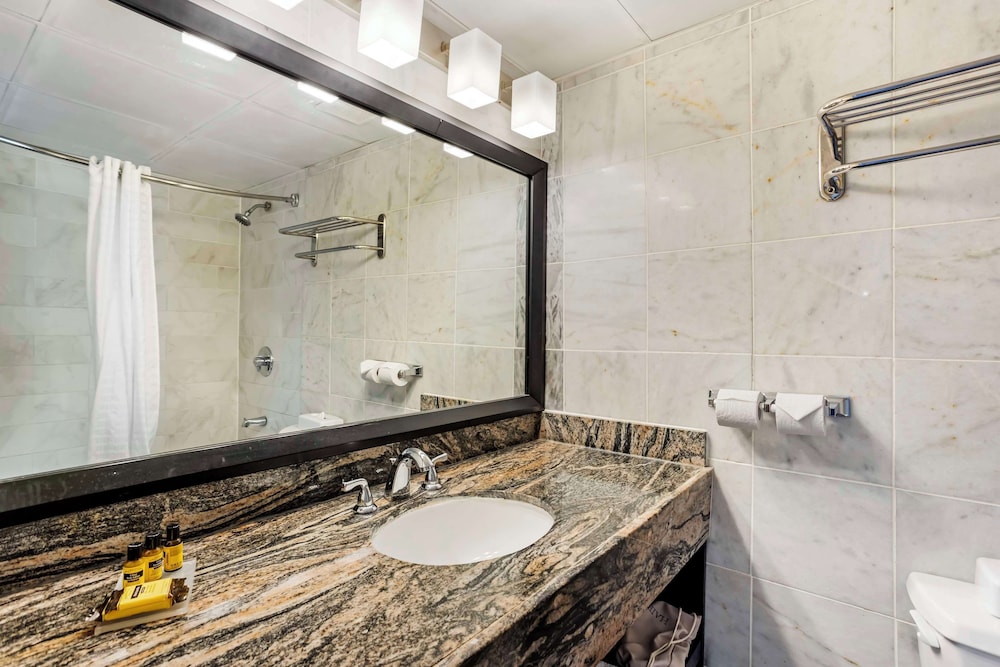 Family Room, 1 Twin Bed, Non Smoking, Refrigerator (Walk-in Shower) - Photo 4