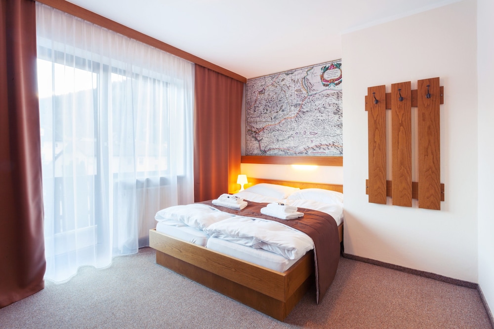 Basic Double Room photo 2