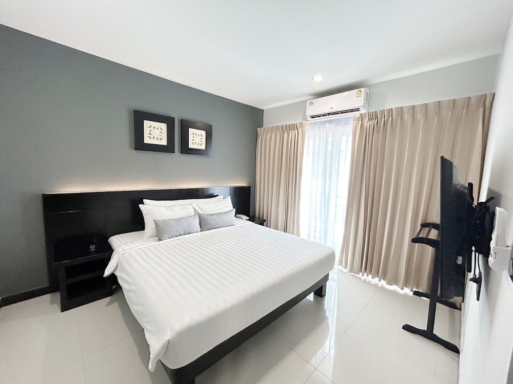 Family Triple Room, Pool View