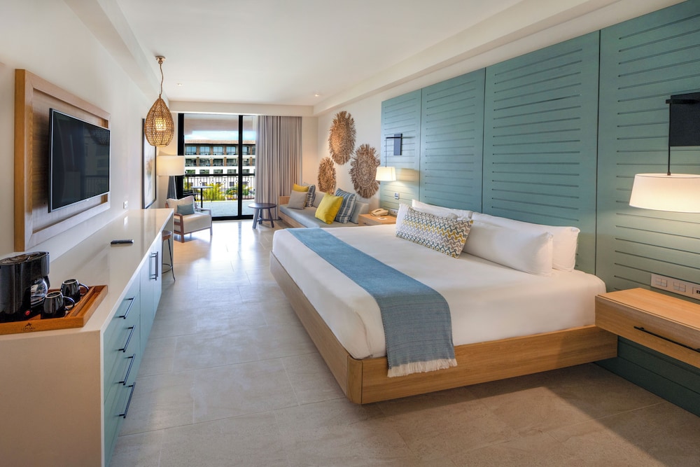 Resort King - Tropical Junior Suite