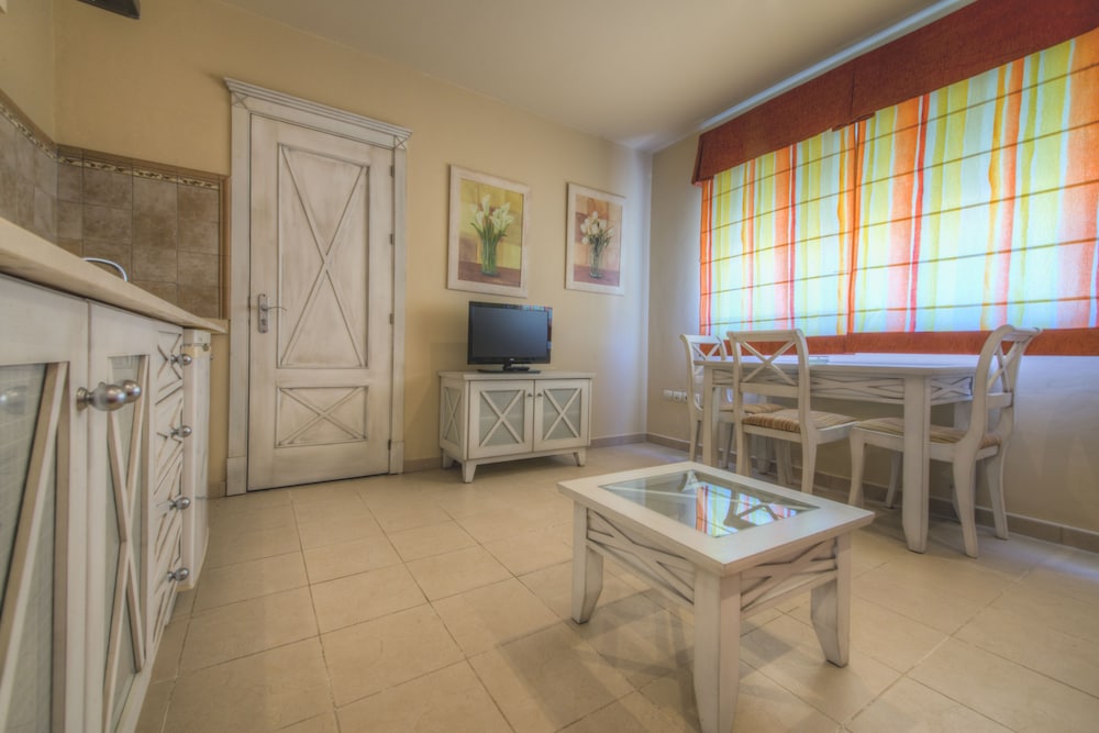 Economy Apartment - Photo 3