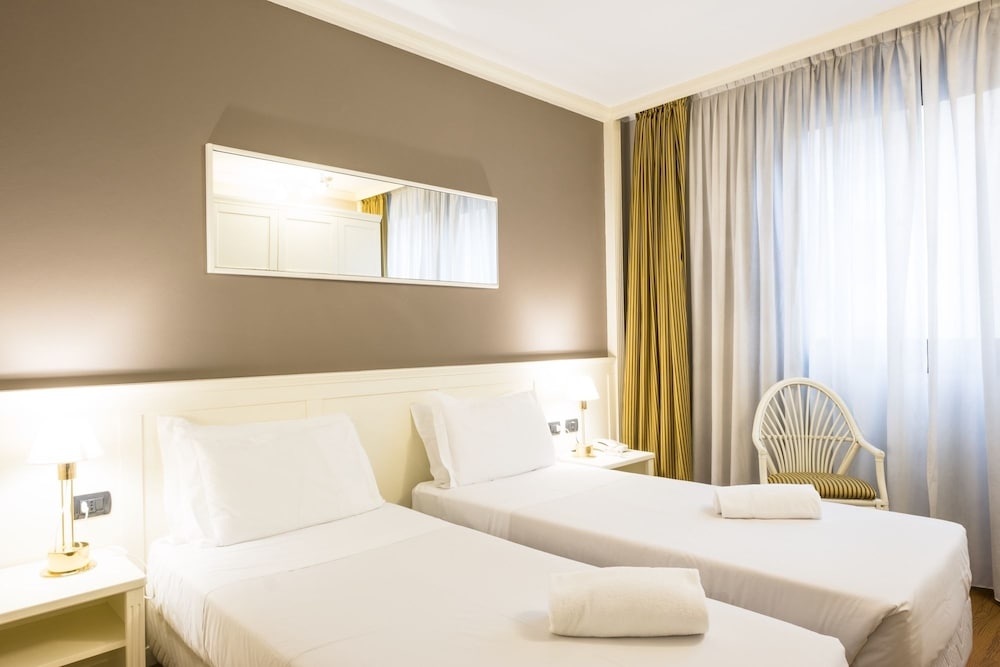 Standard Double Room - Photo 2