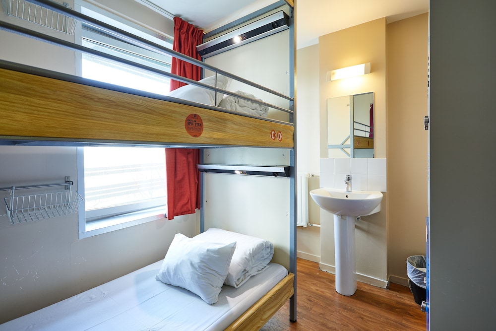 Quadruple Room, Shared Bathroom photo 3