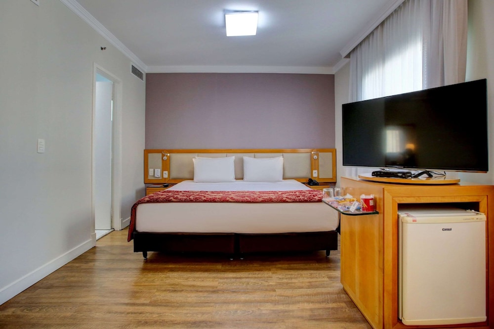 Executive Suite, 1 King Bed - Photo 3