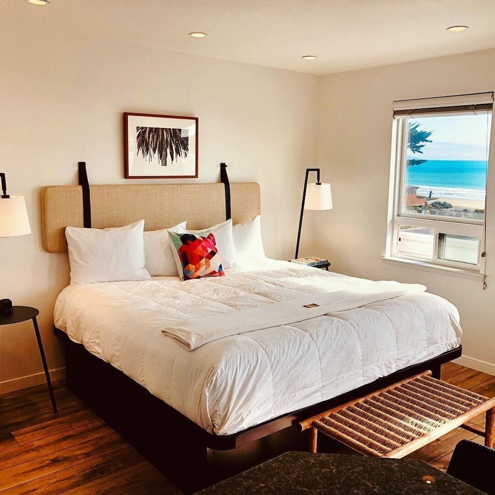 Urban Suite (Non-Pet-Friendly)