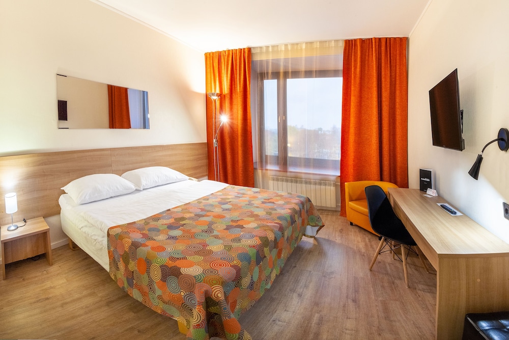 Standard (C1) Twin Room