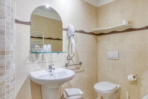 Superior Double or Twin Room with Lake View
