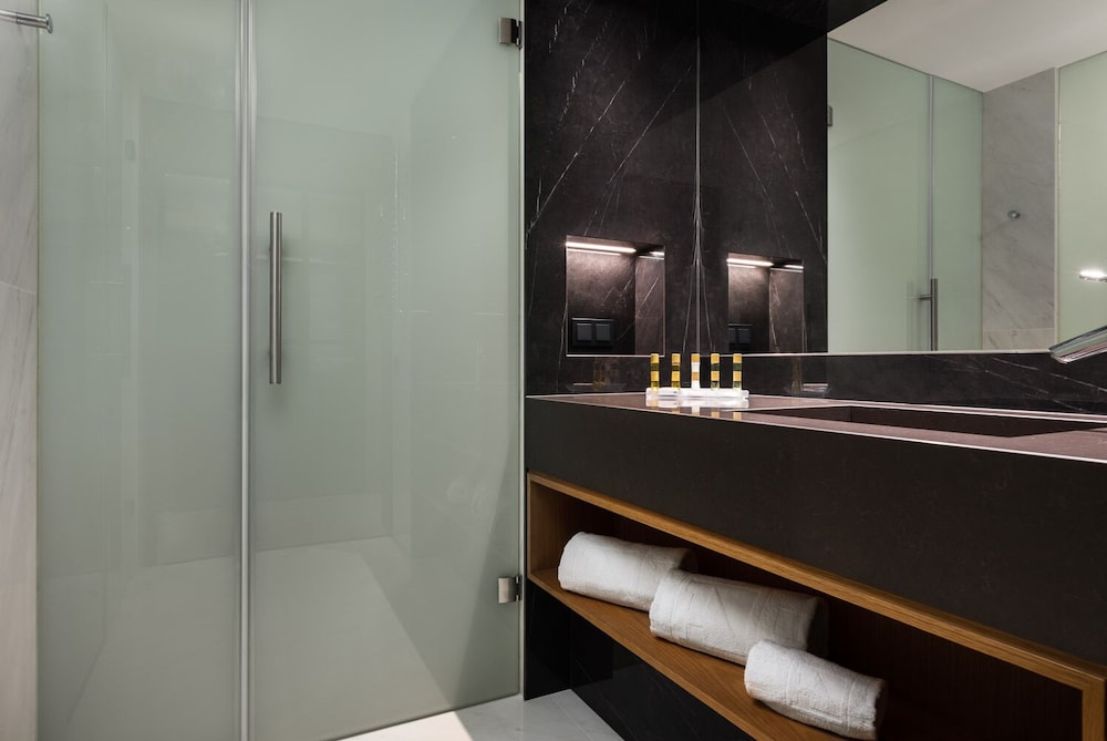 Deluxe Double Room - Photo 12