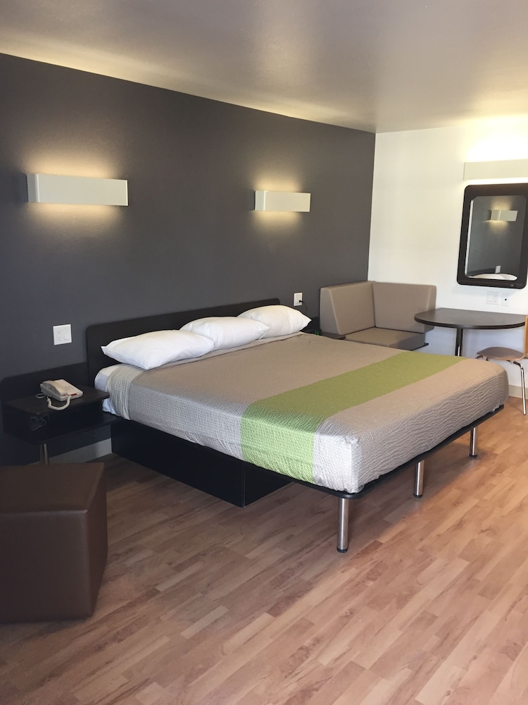 Studio, 1 Queen Bed, Jetted Tub