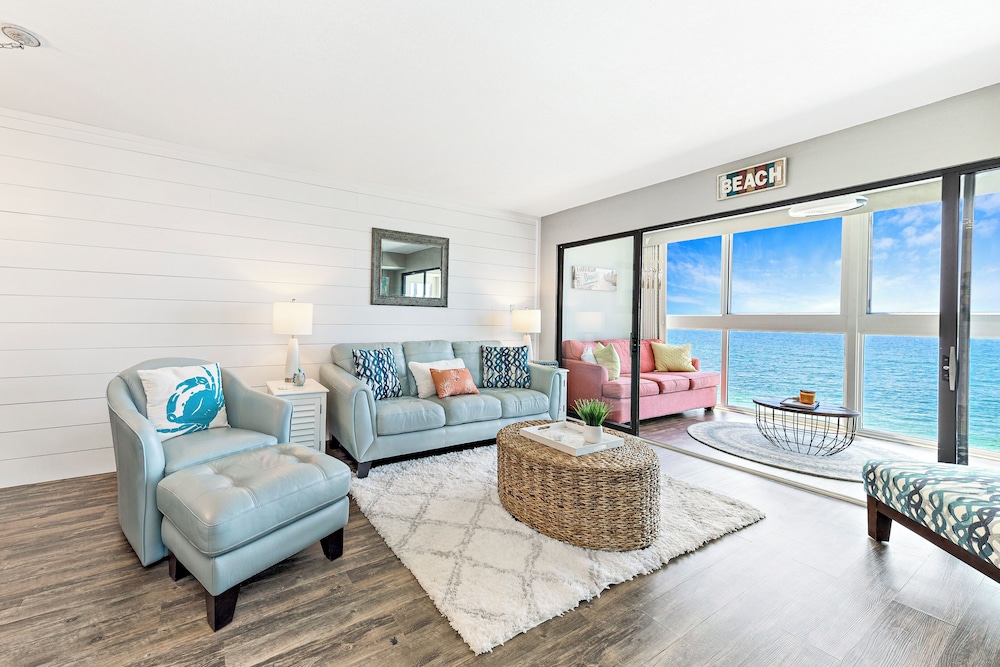 Signature Condo, Kitchen, Beach View photo 1