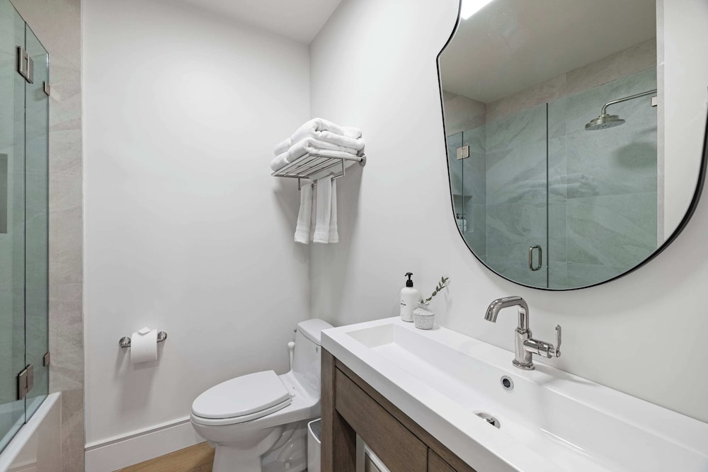 Luxury Apartment, Kitchen, Mountain View photo 2
