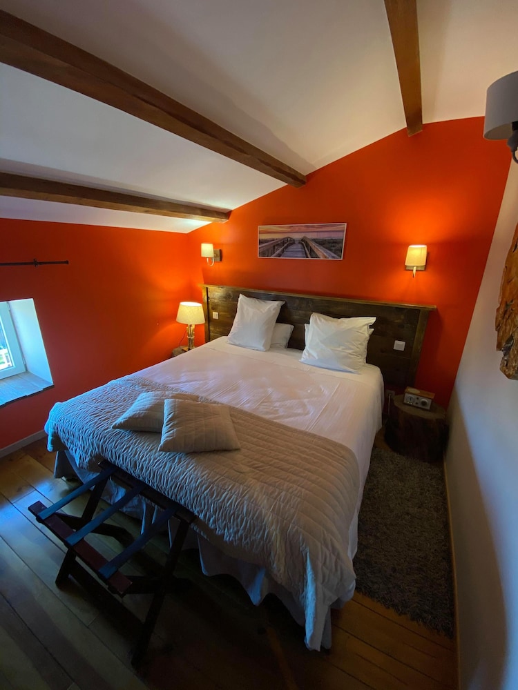 Double Room (Rustique)