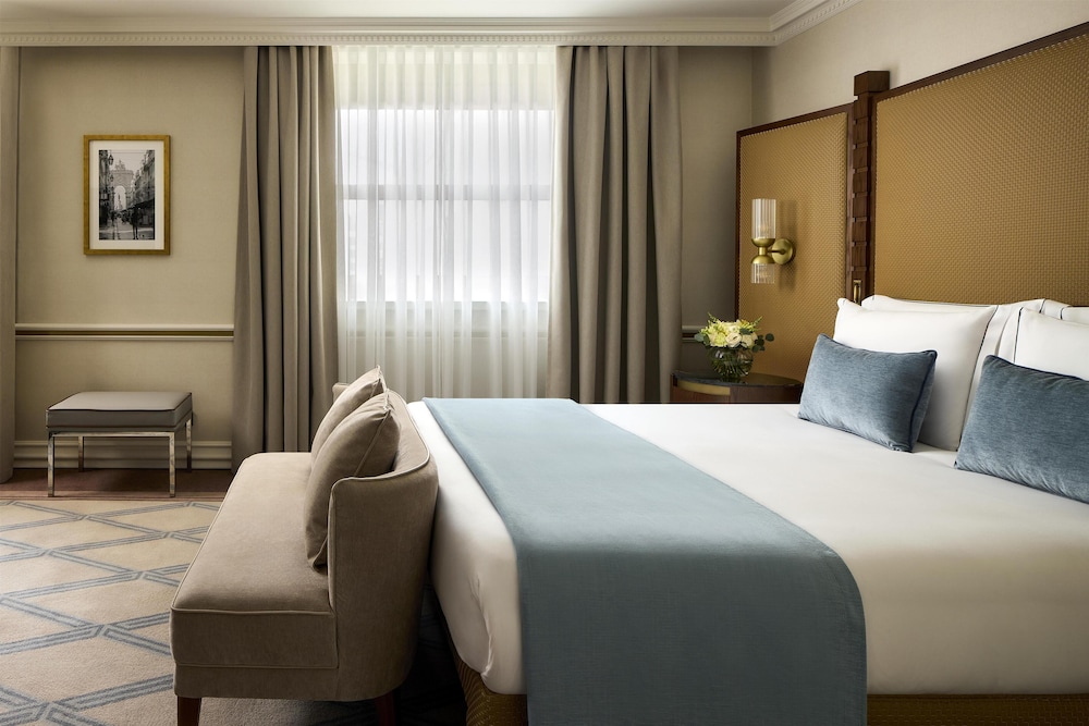 Junior Suite (Signature Extra Bed 3 Adults)