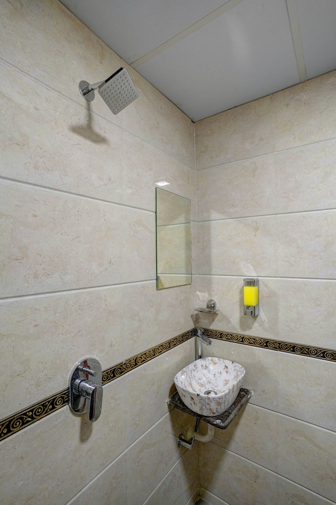 Deluxe Triple Room - Photo 8