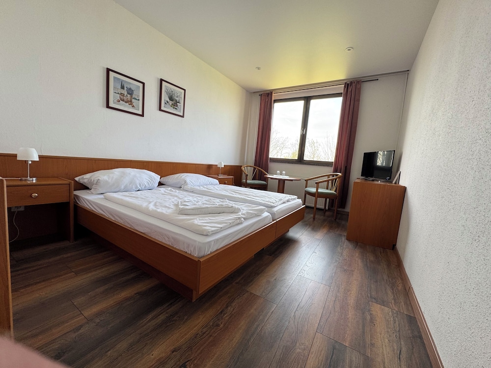 Classic Double Room, Lake View